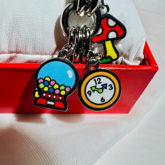 ❤️🔹️HELLO KITTY🔹️ by Sanrio Silver Multi Hello Kitty Charm Bracelet Watch ✨️ - Picture 6 of 9